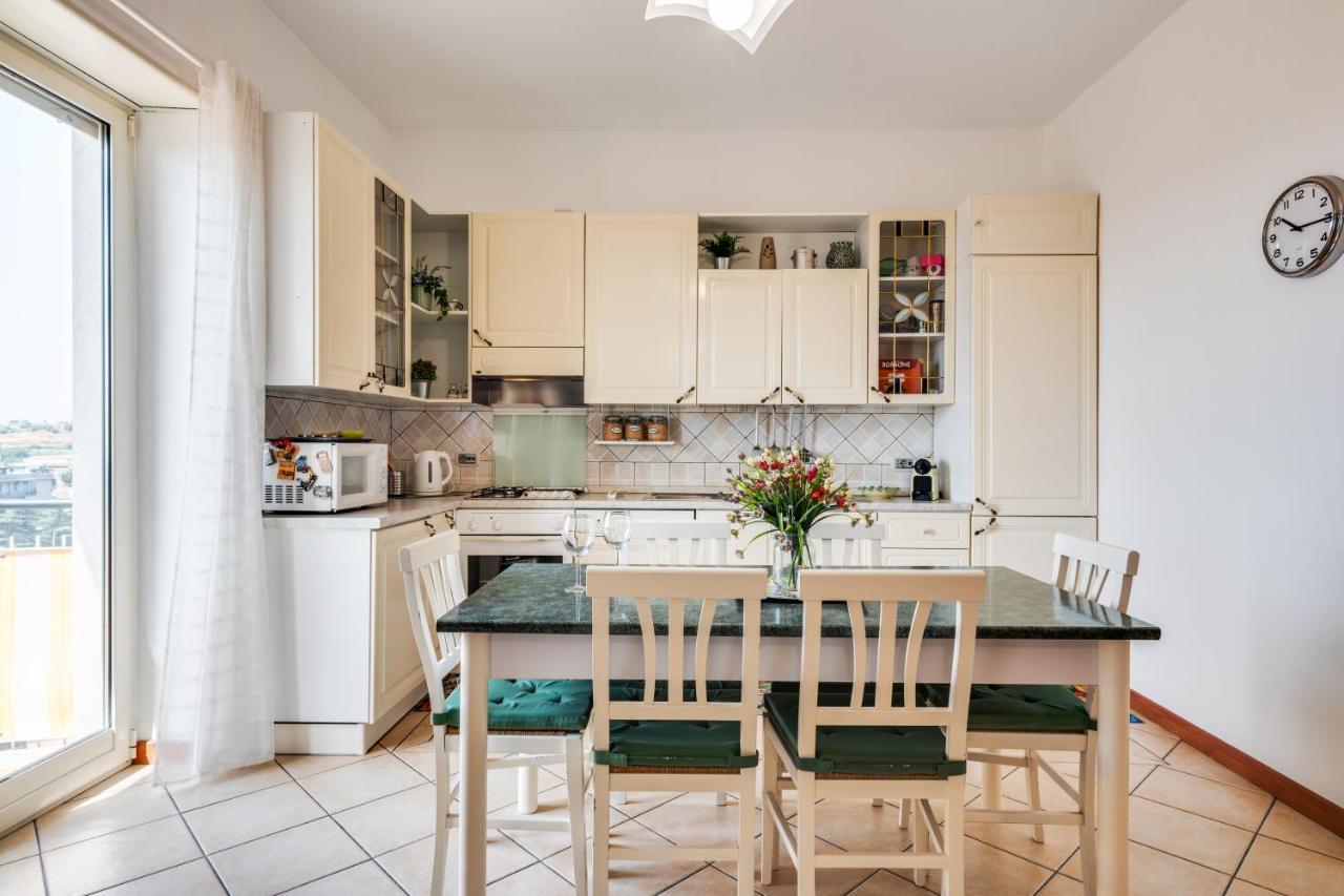 Roomy And Bright Apartment With Balconies X6 Catania Exterior photo