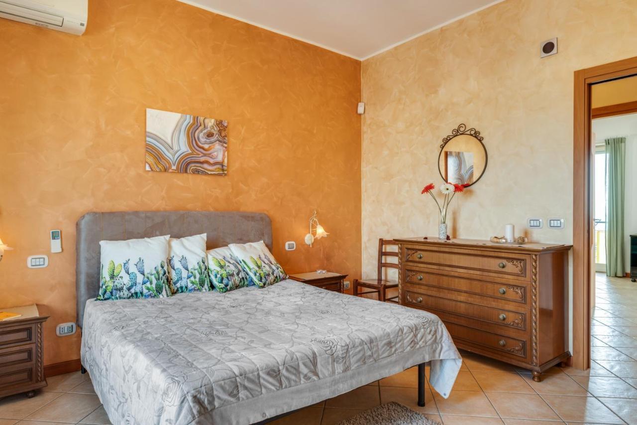 Roomy And Bright Apartment With Balconies X6 Catania Exterior photo